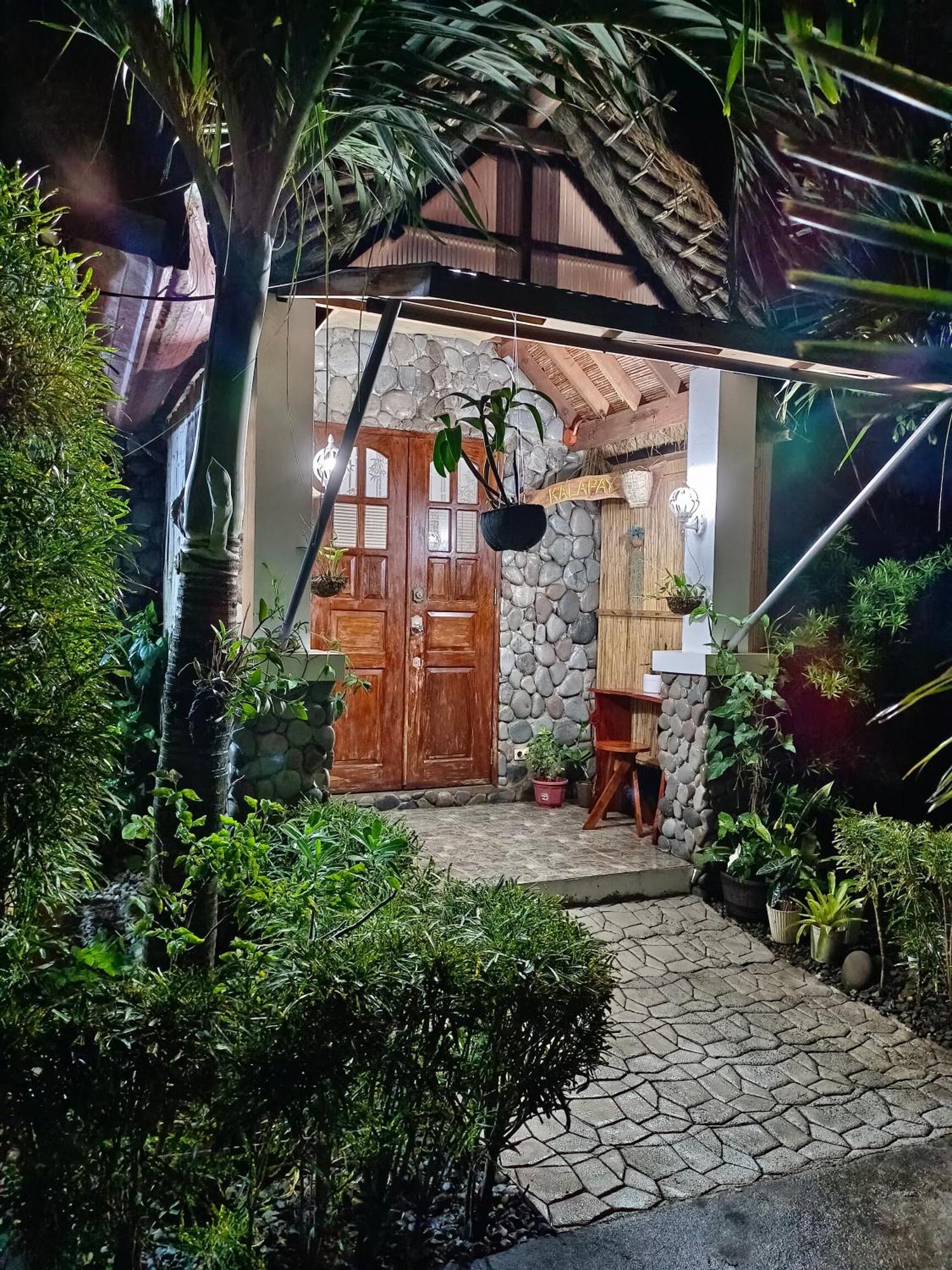 Batanes Cabin Basco Esterno foto